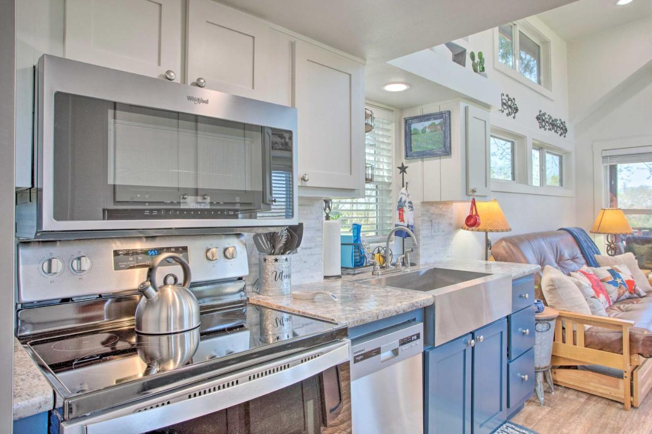 Cozy Mckinney Tiny Home With Porch And Fire Pit! Eksteriør billede